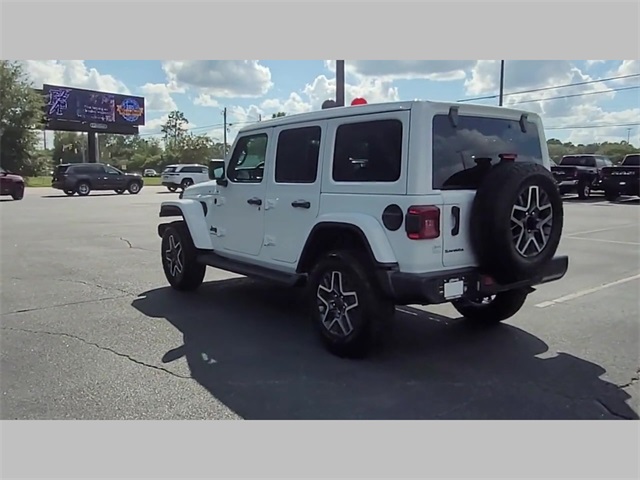 2025 Jeep Wrangler 4-Door Sahara 4x4
