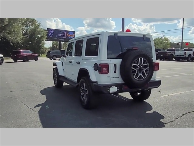 2025 Jeep Wrangler 4-Door Sahara 4x4