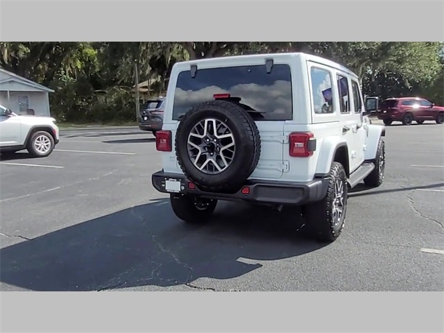 2025 Jeep Wrangler 4-Door Sahara 4x4