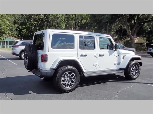 2025 Jeep Wrangler 4-Door Sahara 4x4