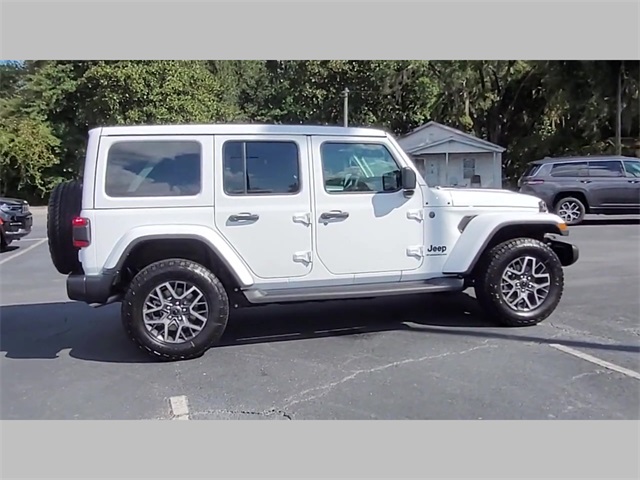 2025 Jeep Wrangler 4-Door Sahara 4x4