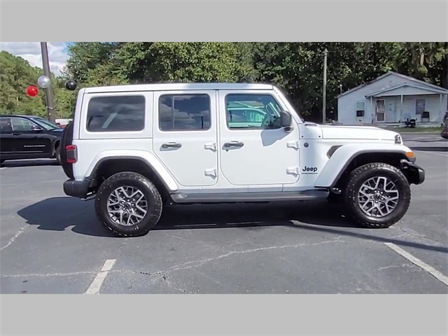 2025 Jeep Wrangler 4-Door Sahara 4x4