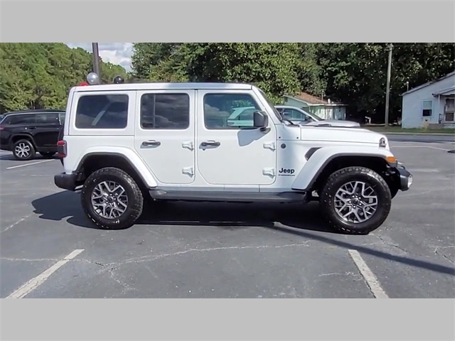2025 Jeep Wrangler 4-Door Sahara 4x4
