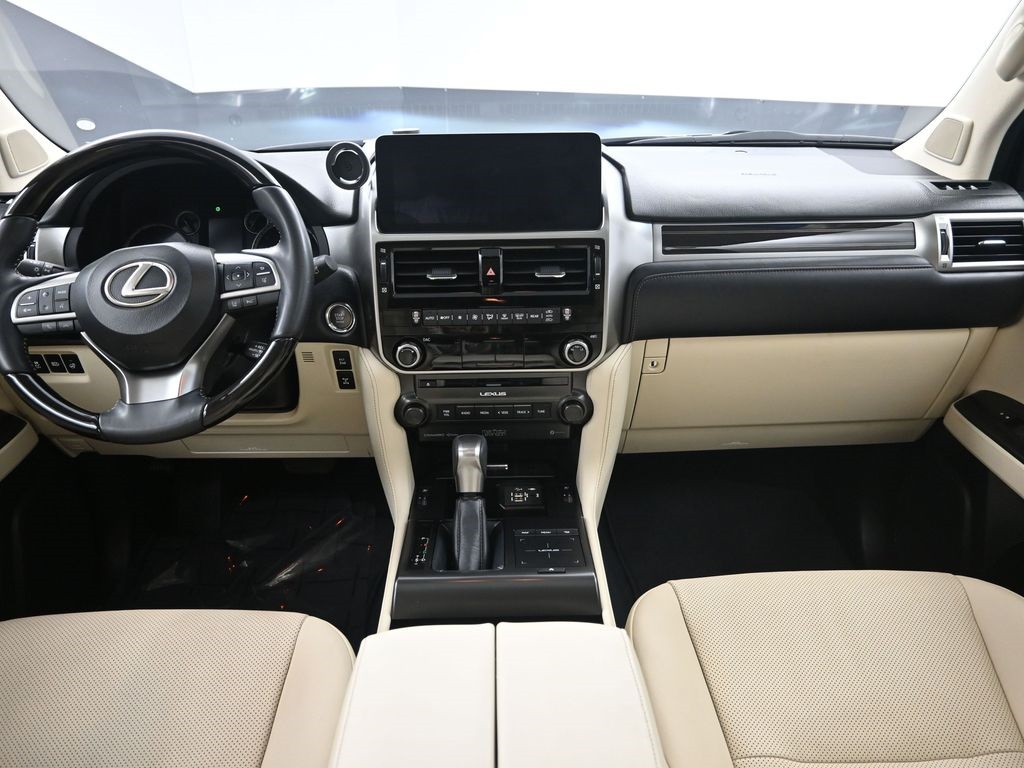 2023 Lexus GX 460 photo 3