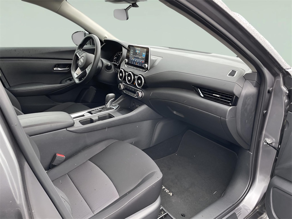2025 Nissan Sentra SV photo 3