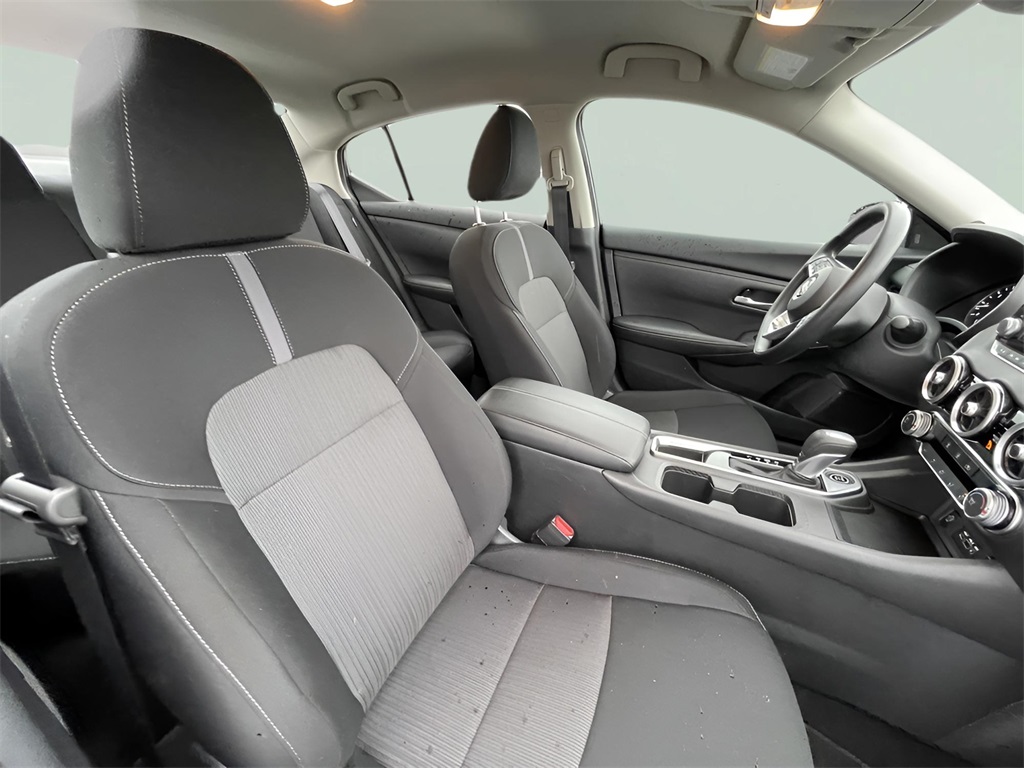 2025 Nissan Sentra SV photo 4