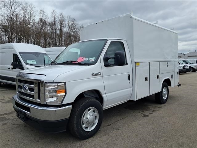 2025 Ford E-Series E-350 SD