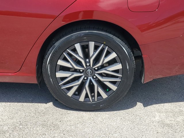 2023 Scarlet Ember Tintcoat Nissan Altima 2.5 SV FWD Sedan