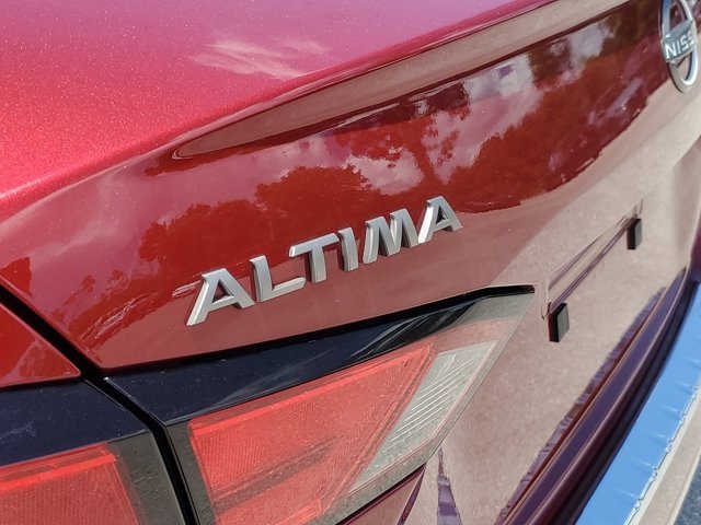 2023 Scarlet Ember Tintcoat Nissan Altima 2.5 SV FWD Sedan