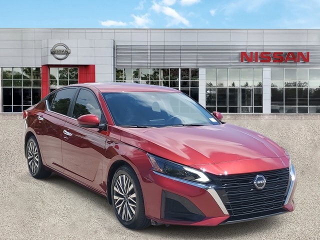 2023 Scarlet Ember Tintcoat Nissan Altima 2.5 SV FWD Sedan