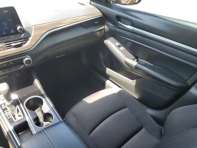 2023 Scarlet Ember Tintcoat Nissan Altima 2.5 SV FWD Sedan