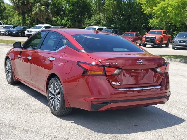 2023 Scarlet Ember Tintcoat Nissan Altima 2.5 SV FWD Sedan