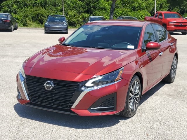 2023 Scarlet Ember Tintcoat Nissan Altima 2.5 SV FWD Sedan