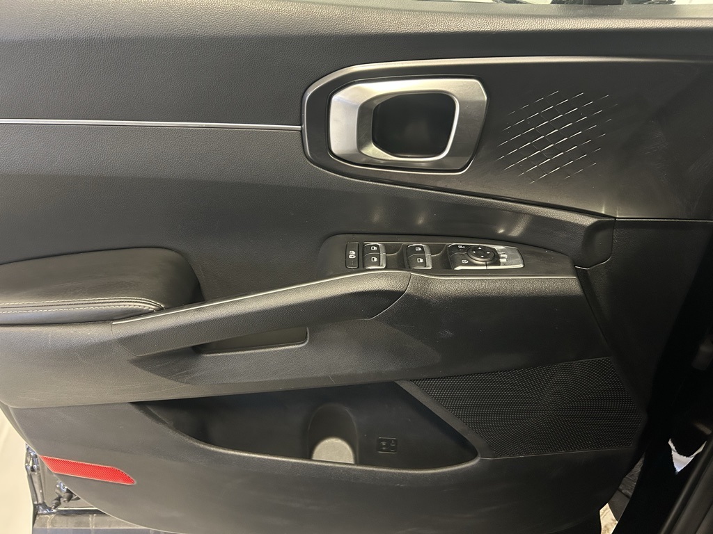 used 2024 Kia Sorento car, priced at $27,749