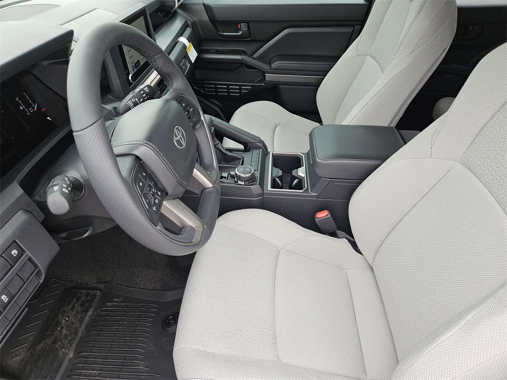 2025 Toyota 4Runner SR5 photo 7