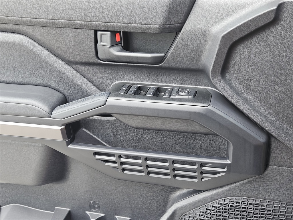 2025 Toyota 4Runner SR5 photo 14