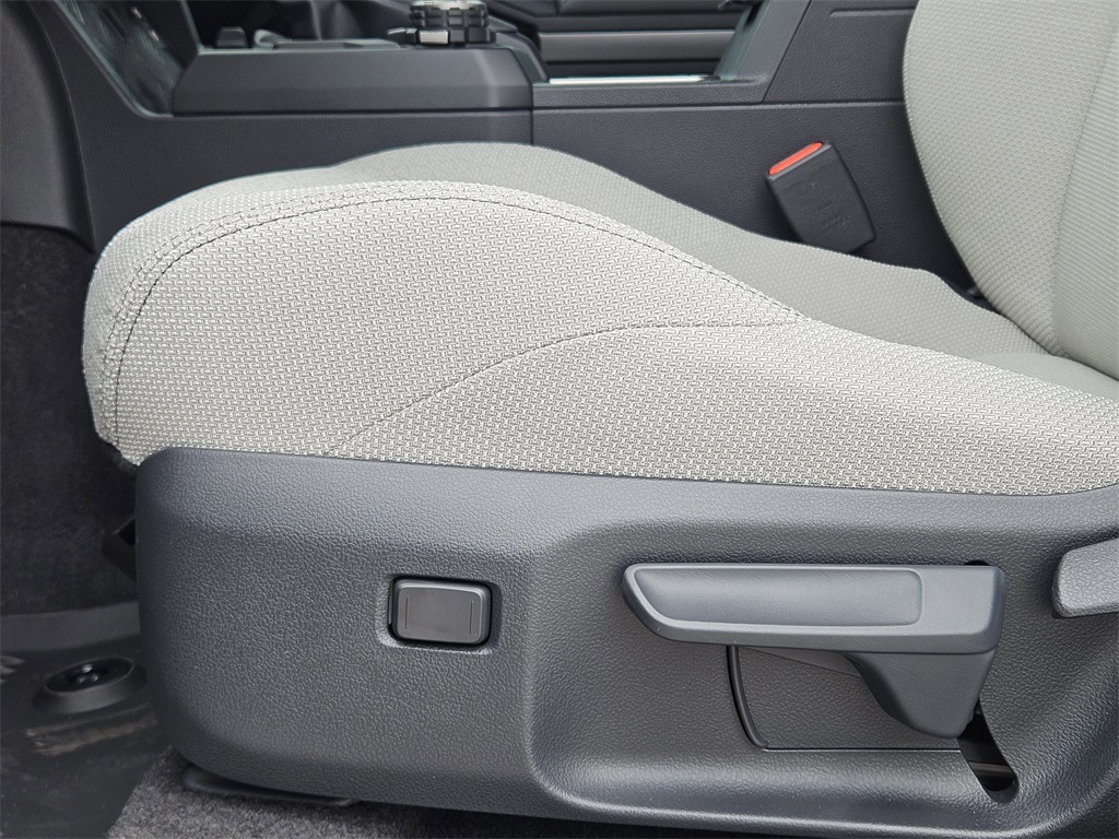 2025 Toyota 4Runner SR5 photo 15