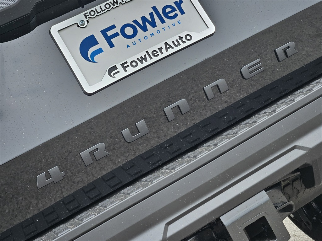 2025 Toyota 4Runner SR5 photo 5
