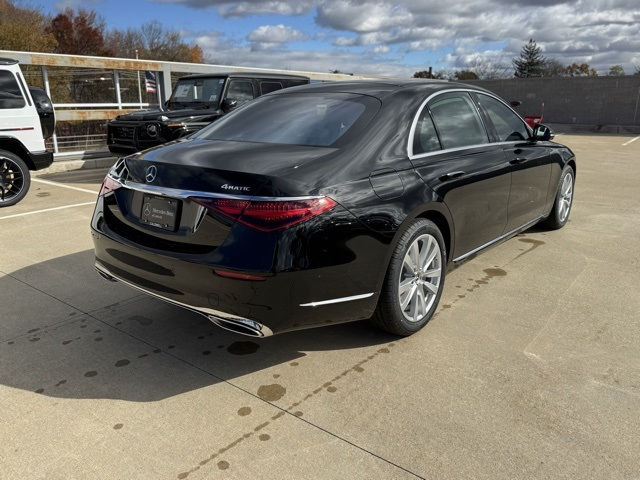 2026 Mercedes Benz S 500 4MATIC photo 3