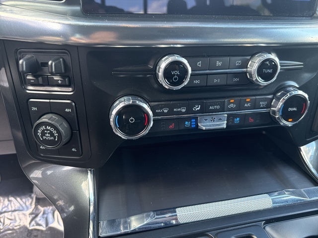 2022 Ford F-150 Lariat photo 22