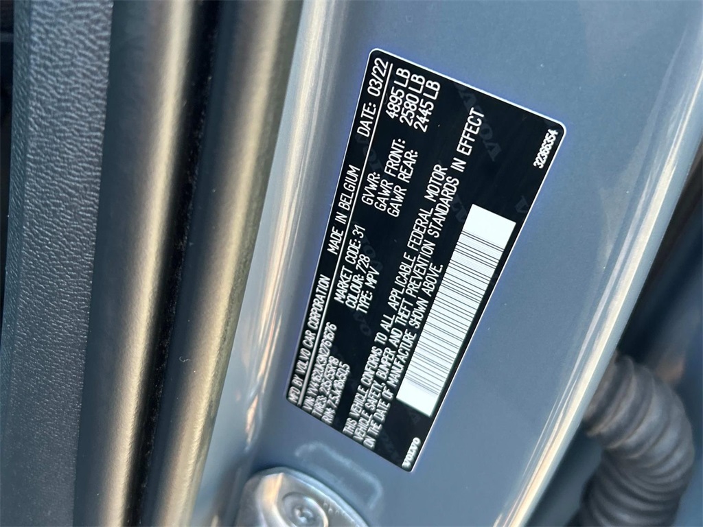 2022 Thunder Gray Metallic Volvo XC40 Momentum AWD SUV