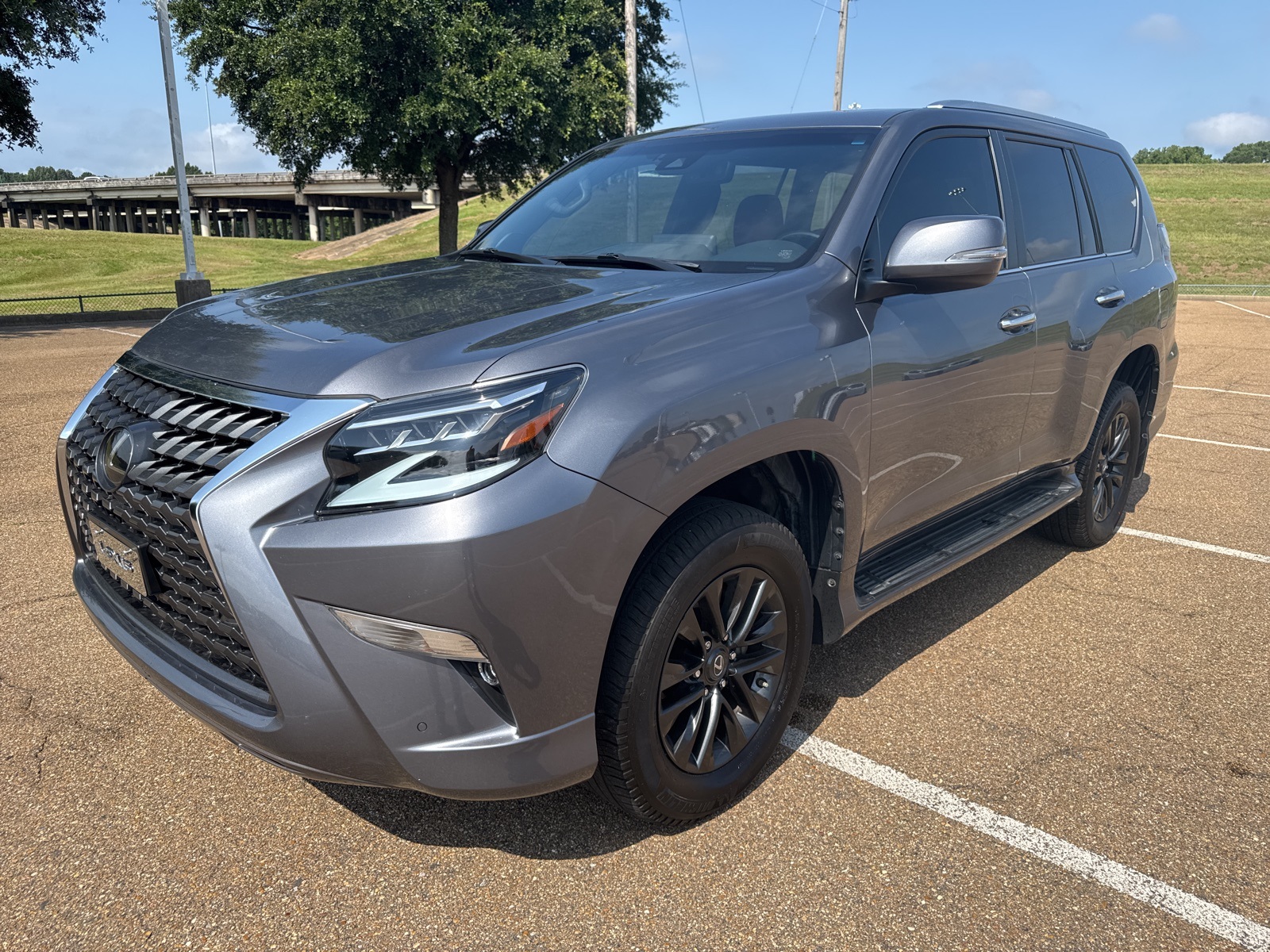 2023 Lexus GX 460 Premium photo 3