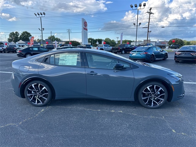 2025 Toyota Prius Plug-in Hybrid XSE photo 2