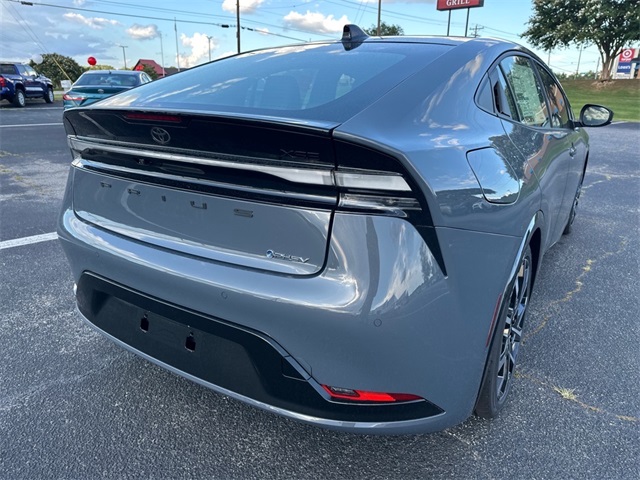 2025 Toyota Prius Plug-in Hybrid XSE photo 3