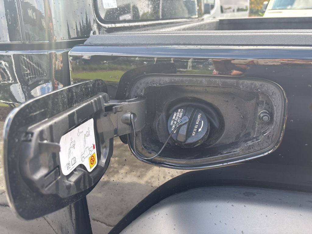 Used 2023 Jeep Gladiator Crew Cab 4x4 Pickup for sale #MV1471B - photo 13