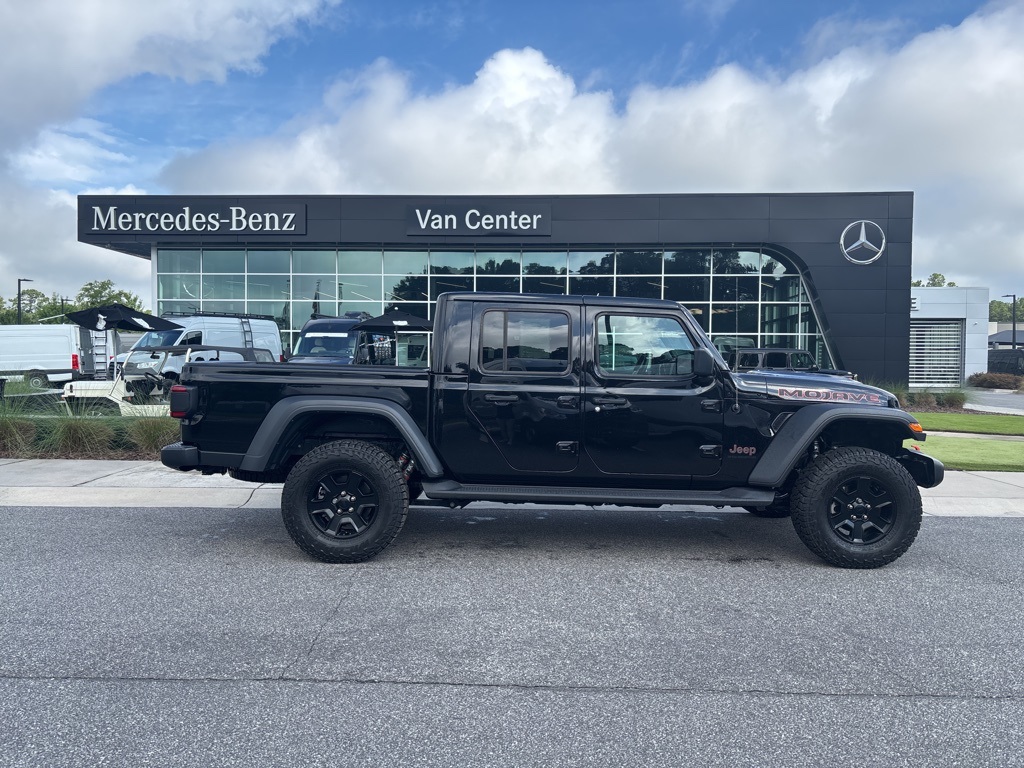 Used 2023 Jeep Gladiator Crew Cab 4x4 Pickup for sale #MV1471B - photo 2