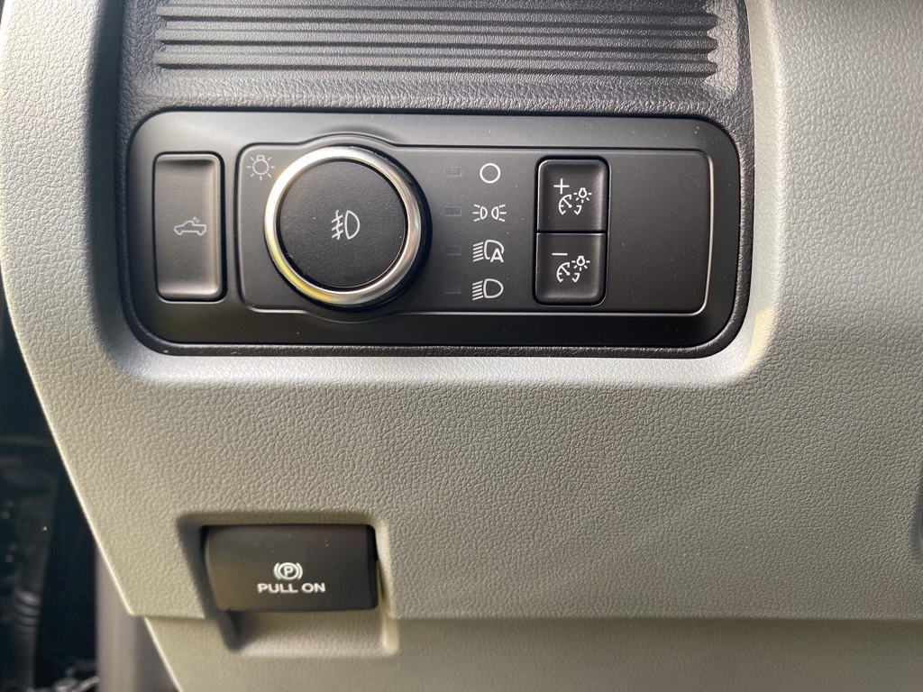 2025 Ford F-250 photo 4