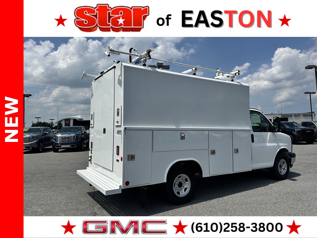 2025 Gmc Savana Cutaway 3500 photo 4