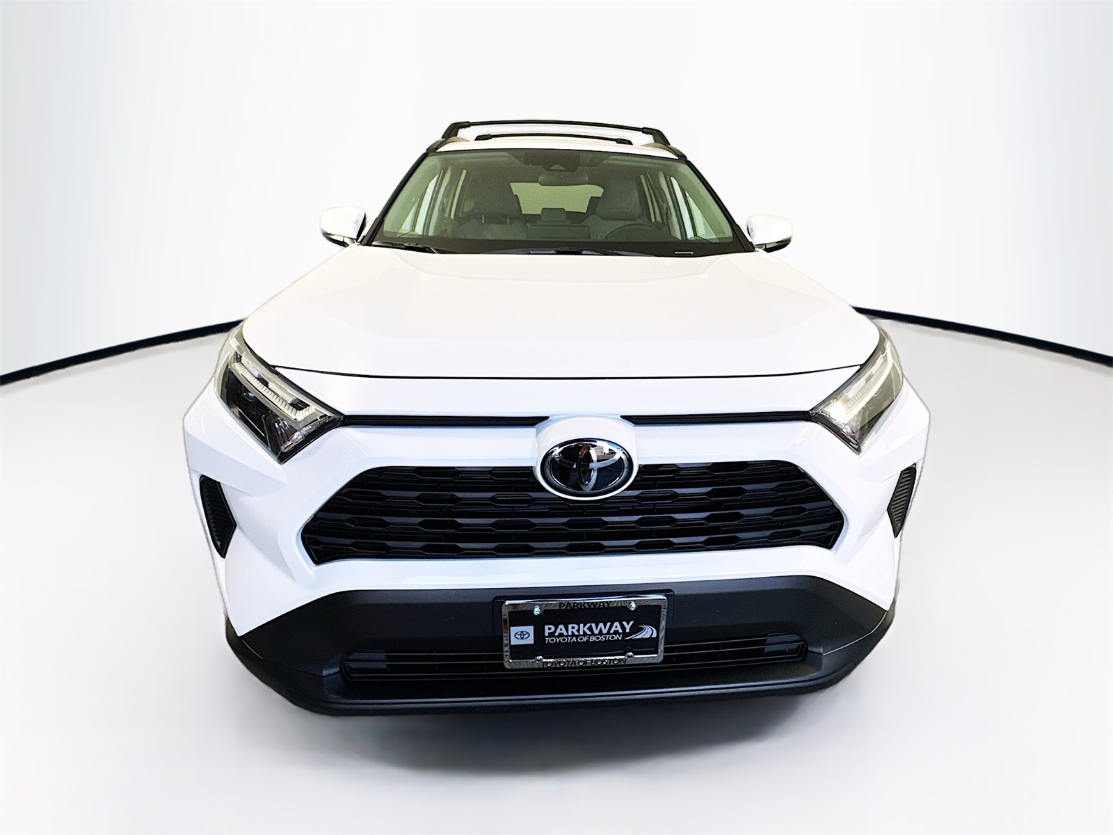 2025 Toyota RAV4 XLE photo 2