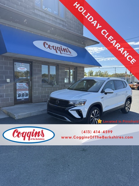 2024 Volkswagen Taos SE's photo