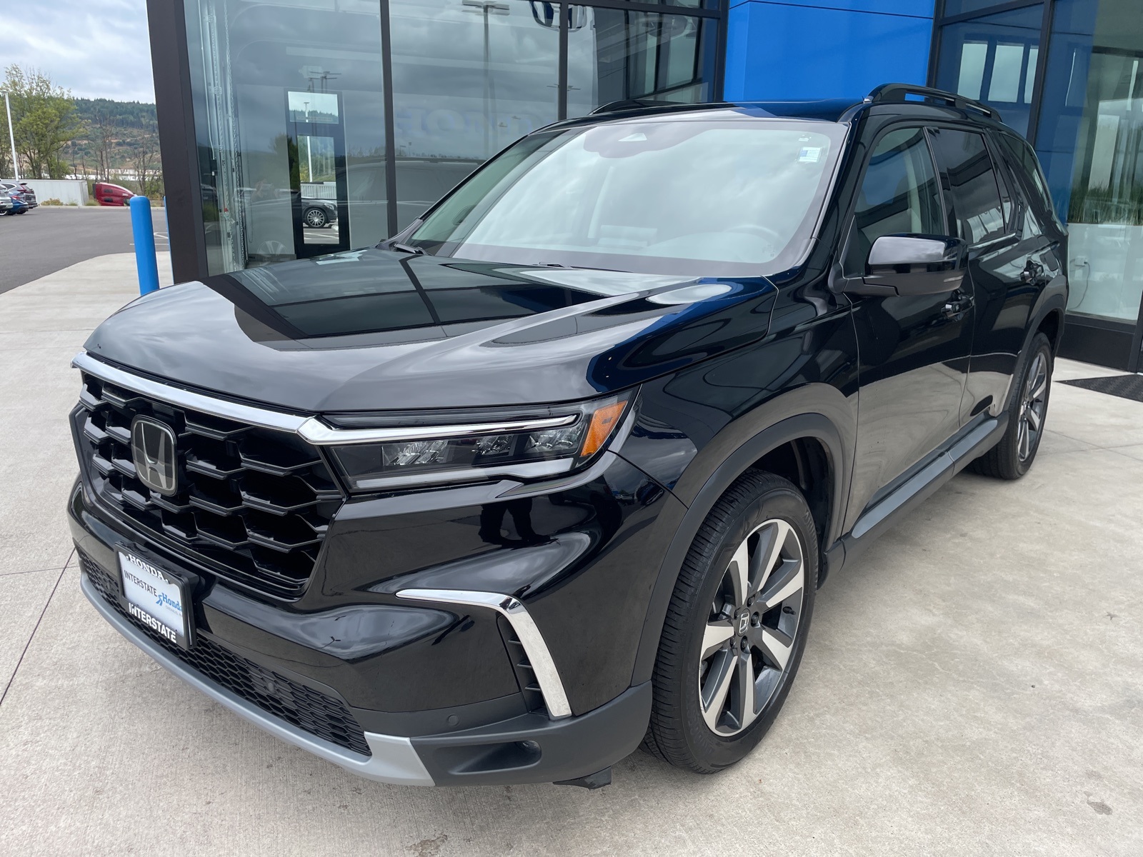 2023 Honda Pilot Touring's photo