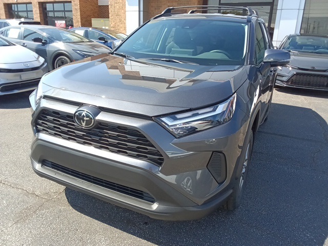 2025 Toyota RAV4 Hybrid XLE photo 2