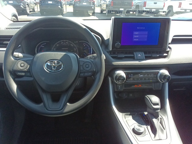 2025 Toyota RAV4 Hybrid XLE photo 9