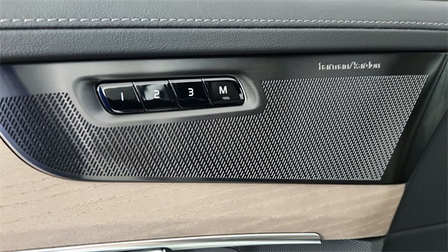 new 2026 Volvo XC90 car, priced at $71,825