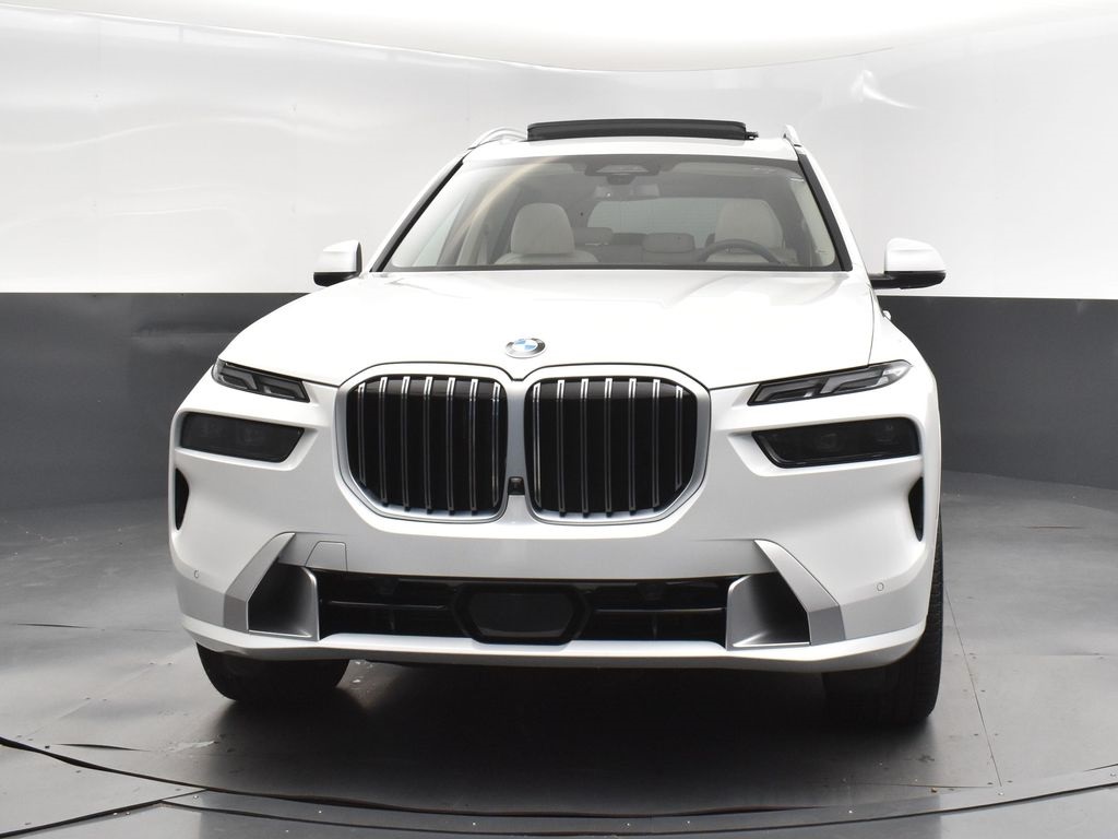 2026 Mineral White Metallic BMW X7 xDrive40i AWD SUV