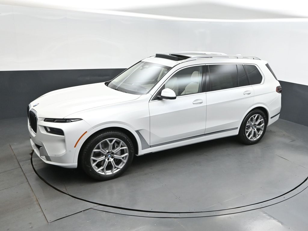 2026 Mineral White Metallic BMW X7 xDrive40i AWD SUV