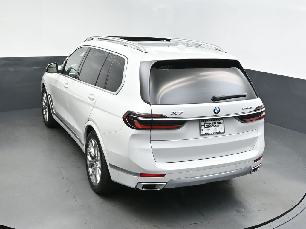 2026 Mineral White Metallic BMW X7 xDrive40i AWD SUV