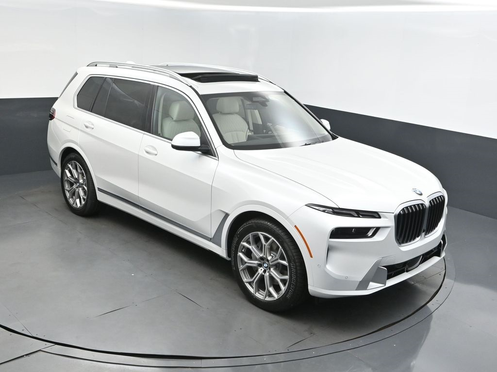 2026 Mineral White Metallic BMW X7 xDrive40i AWD SUV