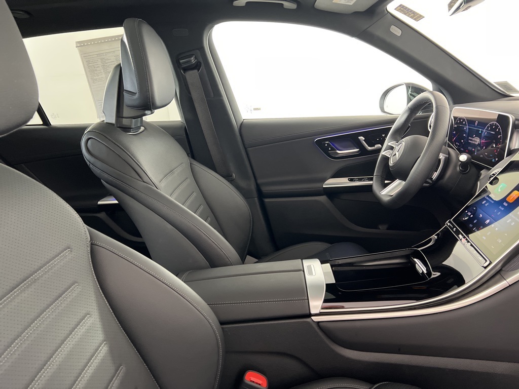 2025 Mercedes Benz GLC 300 4MATIC photo 13