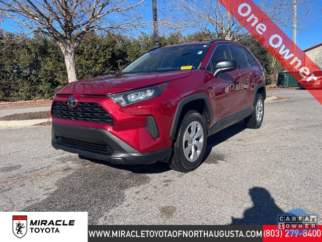 2021 Toyota RAV4 LE's photo