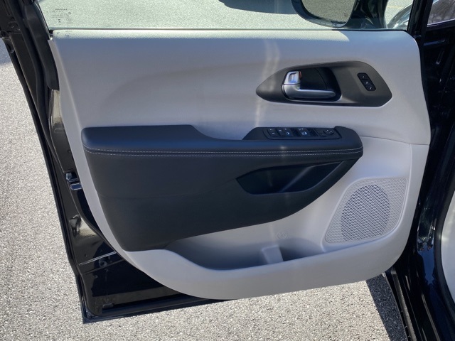 used 2024 Chrysler Pacifica car, priced at $25,741