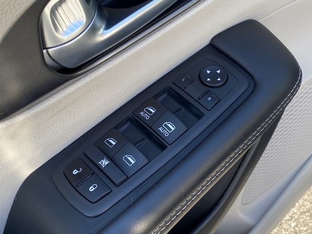 used 2024 Chrysler Pacifica car, priced at $25,741