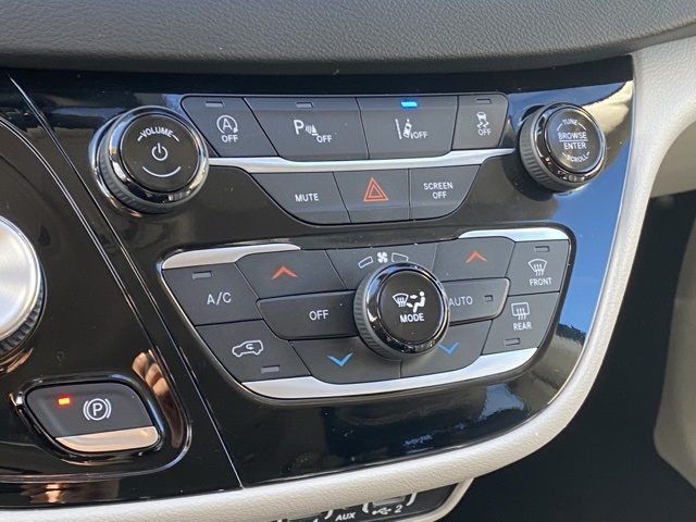 used 2024 Chrysler Pacifica car, priced at $25,741