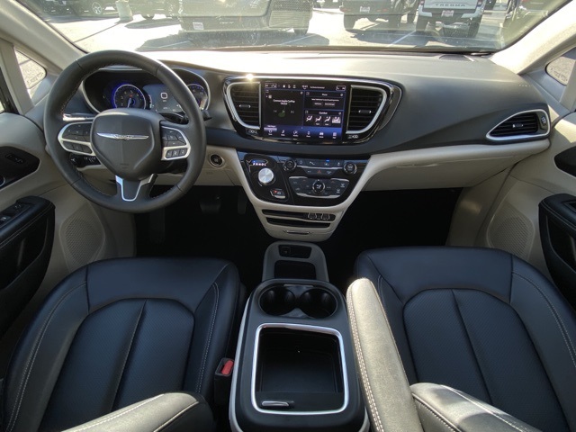 used 2024 Chrysler Pacifica car, priced at $25,741