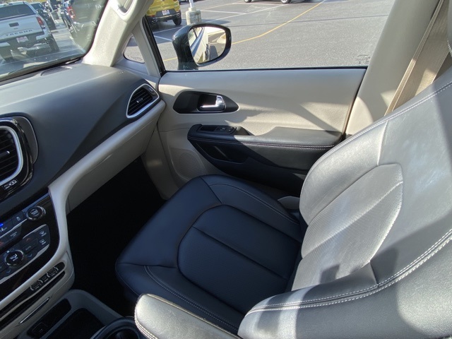 used 2024 Chrysler Pacifica car, priced at $25,741