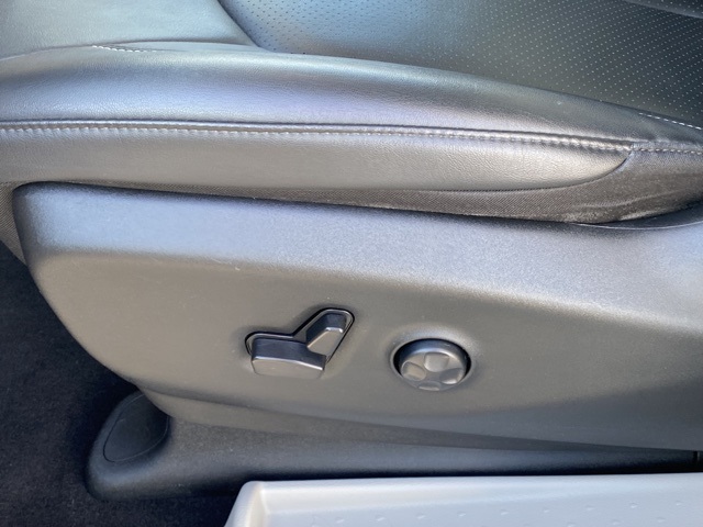 used 2024 Chrysler Pacifica car, priced at $25,741